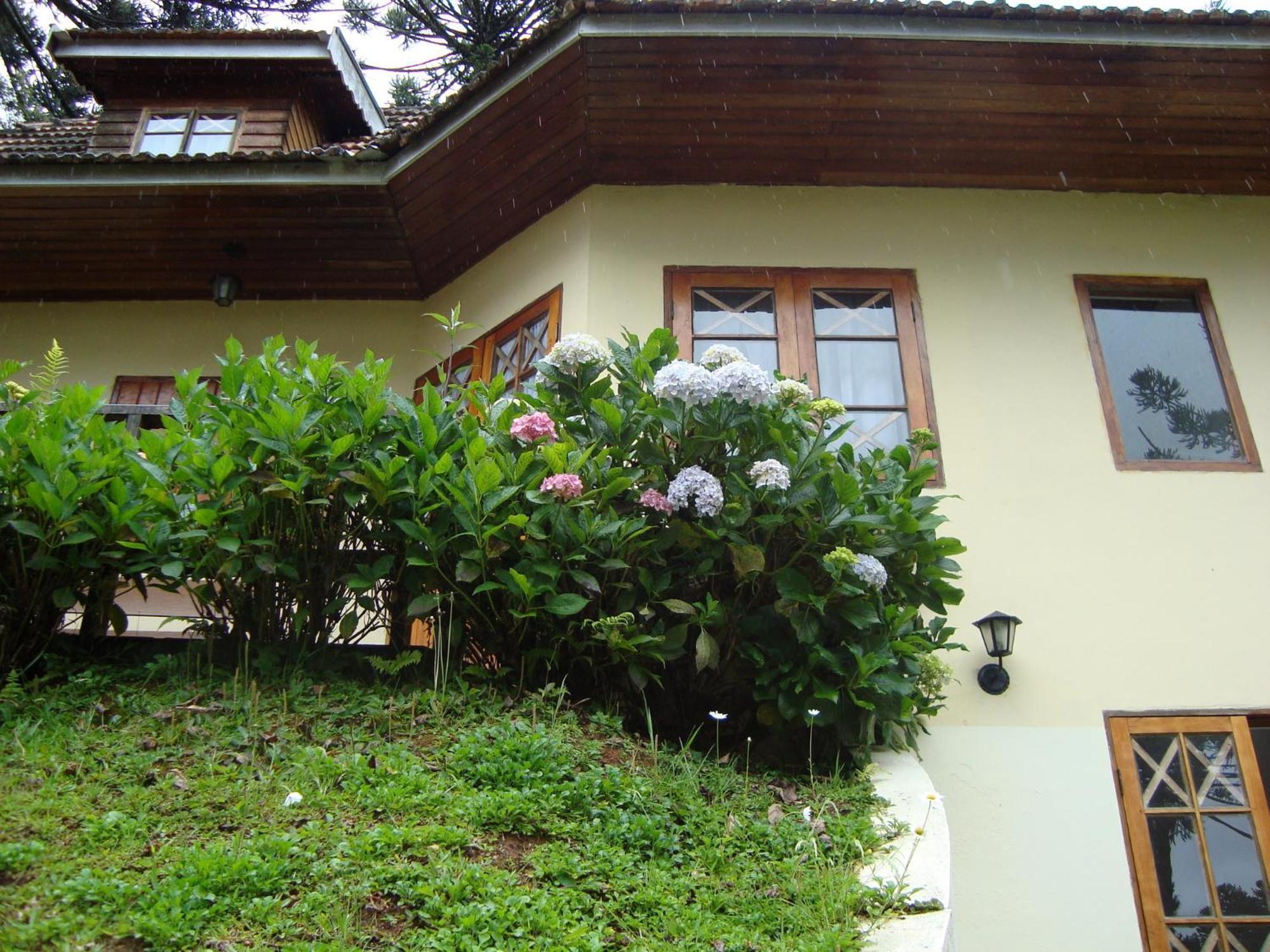 Chale Suico De Campos Do Jordao Villa - Campos do Jordao — Photos 3